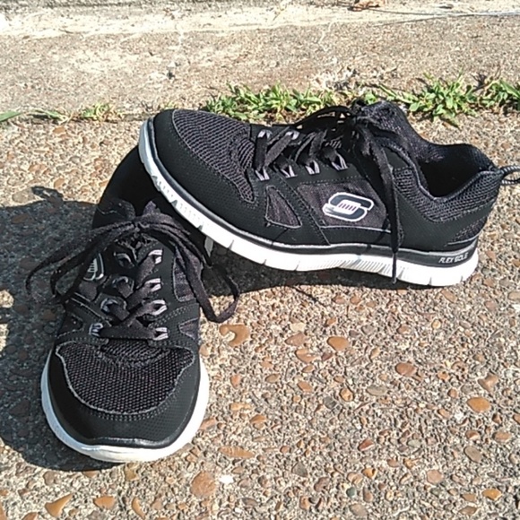 ladies black skechers size 8